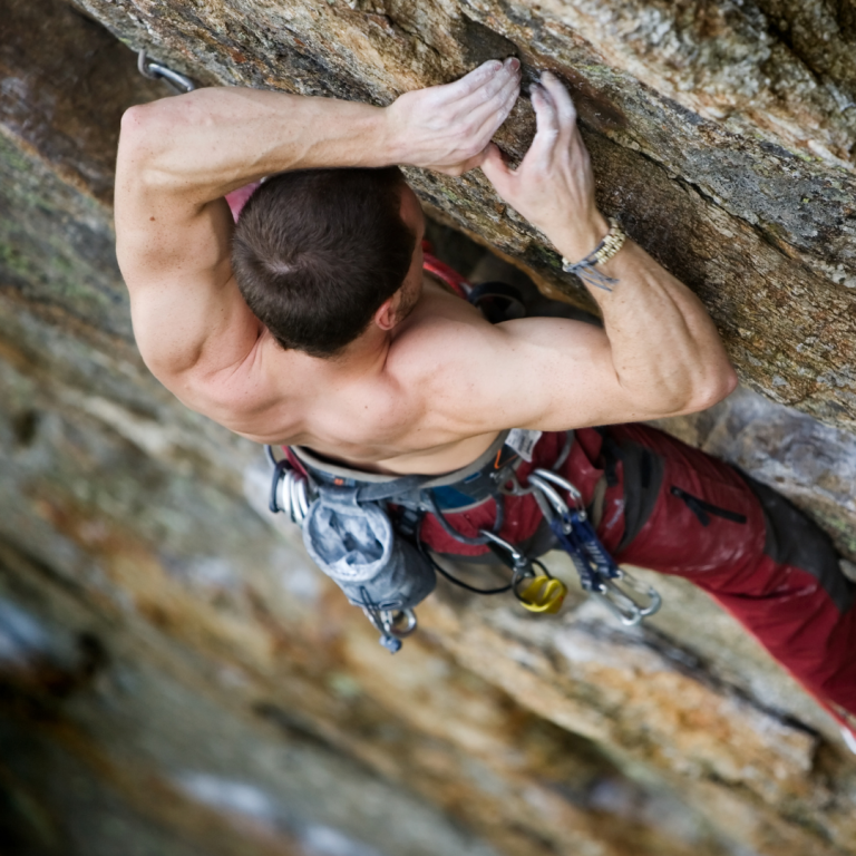 Evaluación, entrenamiento y rehabilitación para lesiones de hombros en escaladores